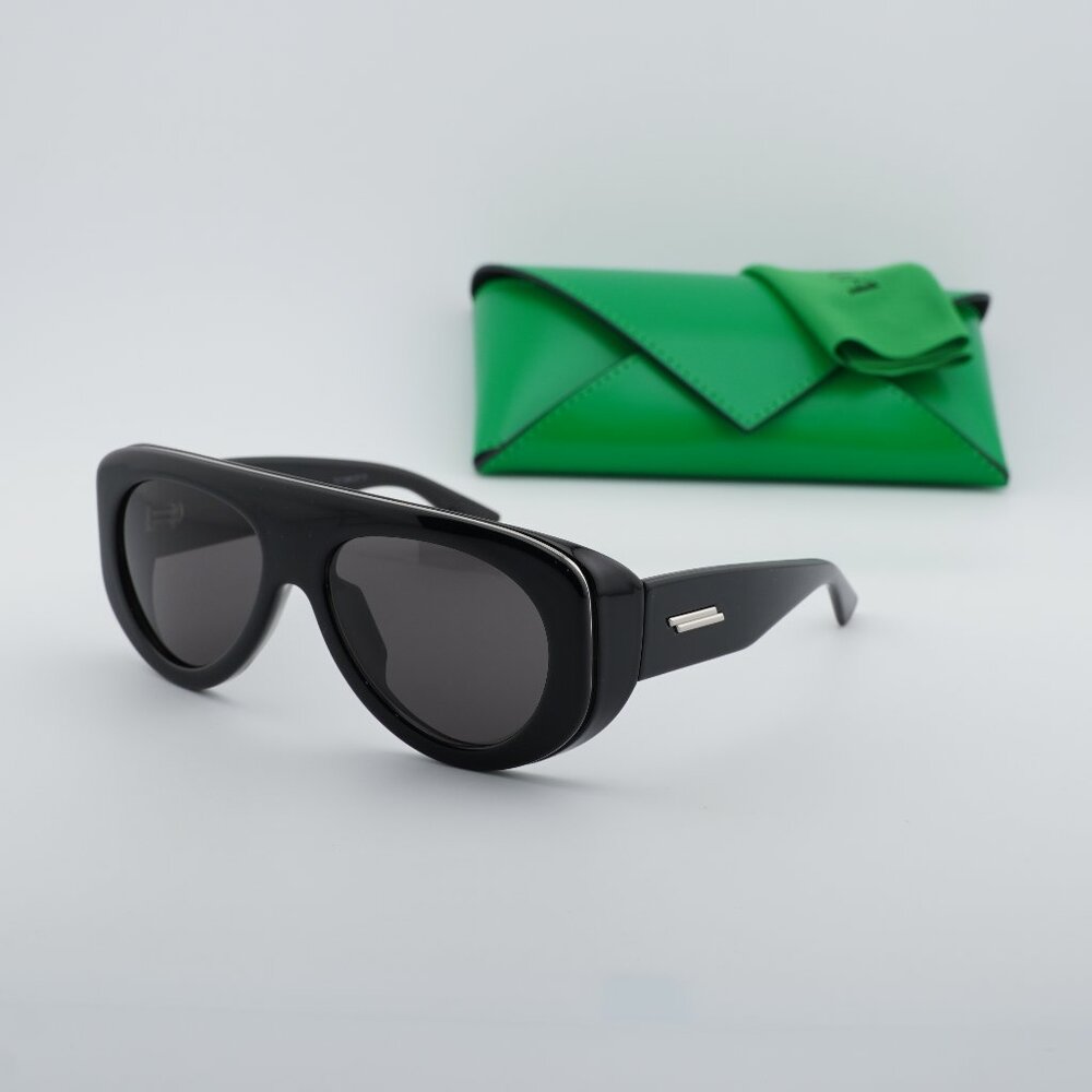 Bottega Veneta BV1362S 001 Geometric Sunglasses - Shiny Black/Grey